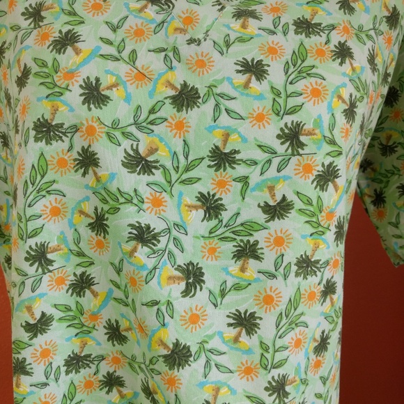 Palm Tree Print Scrub Top Size Small - Picture 2 of 5